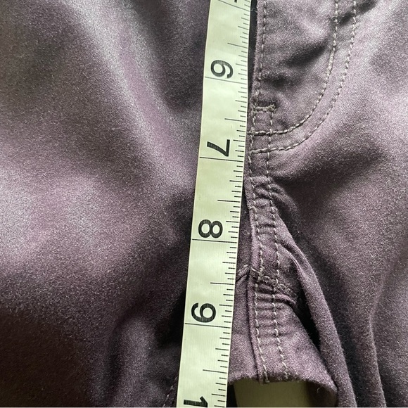 American Eagle High Rise Jegging | Size 2 | Plum | Stretch Glossy Denim - Picture 10 of 11